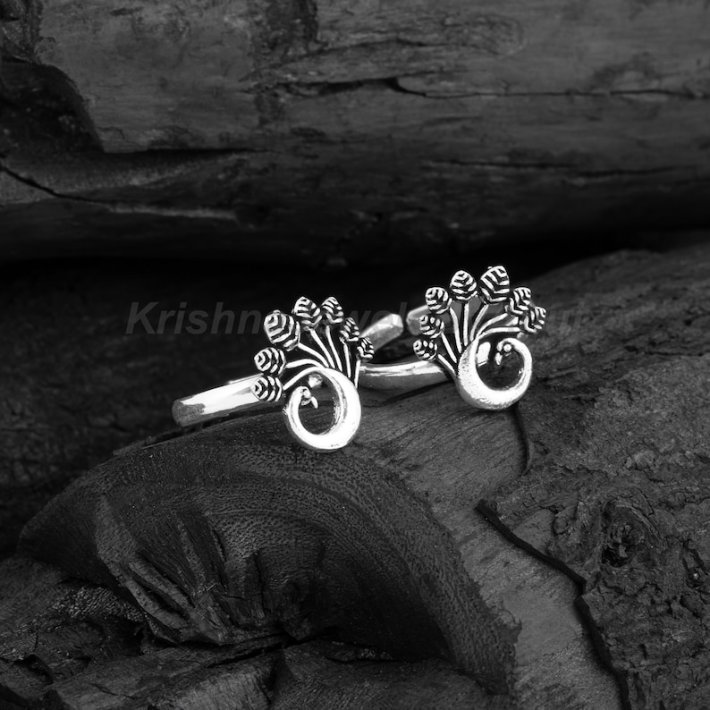 Peafowl Dual Peacock German Silver Adjustable Toe Ring