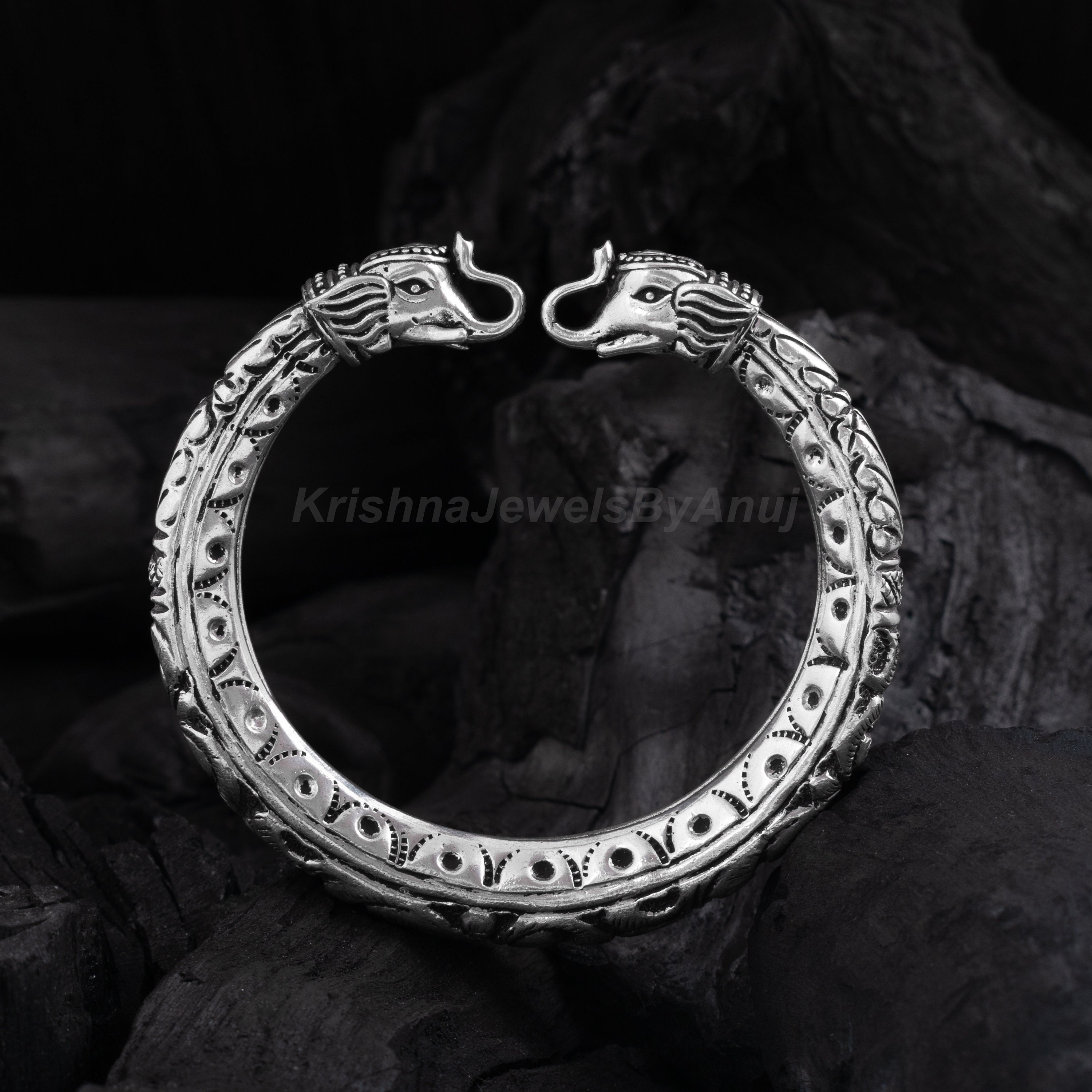 Gorgeous Elephant Bangle - 925 Solid Sterling Silver Bangle Gorgeous Elephant Bangle - 925 Solid Sterling Silver Bangle