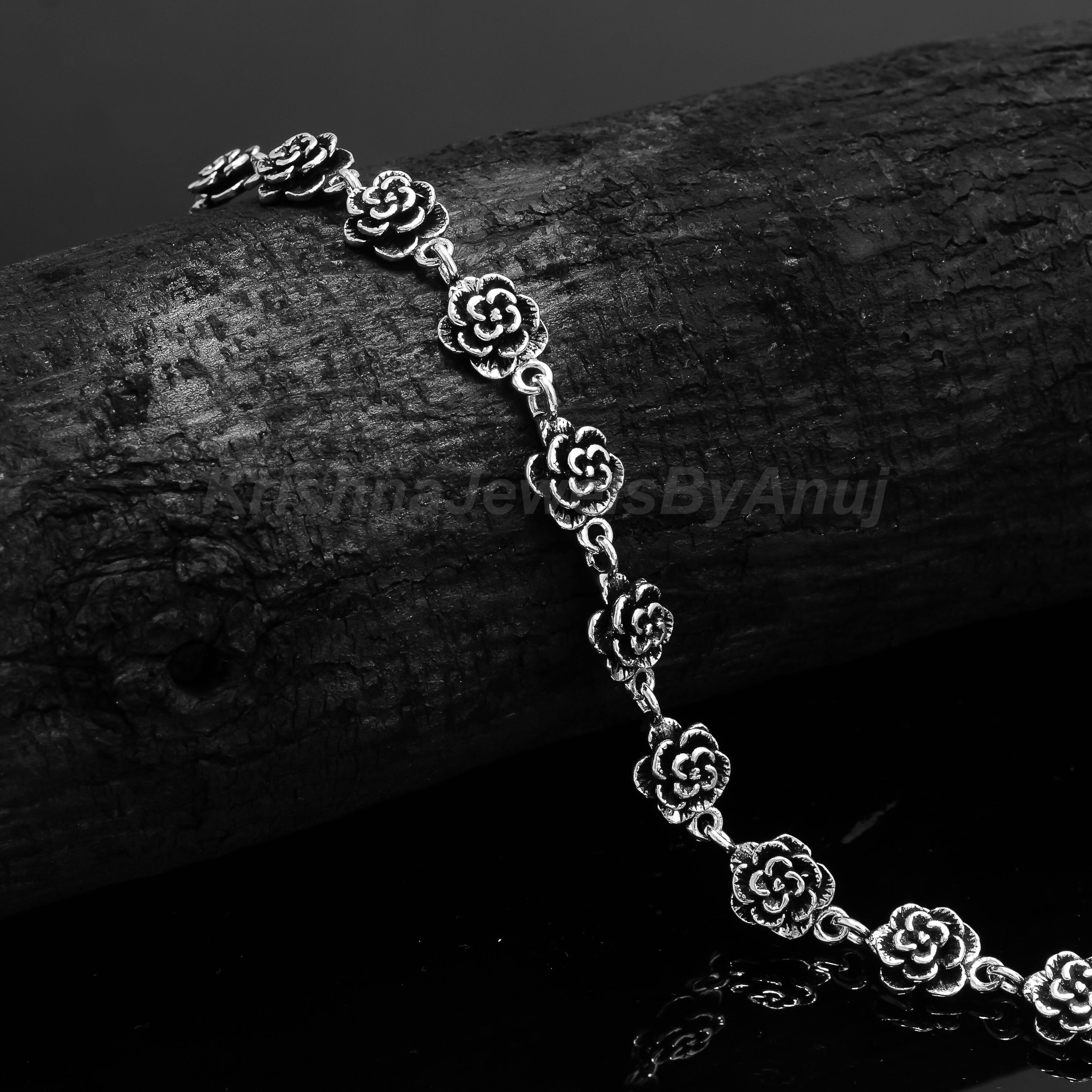 【美品】CASETiFY_ Chain Bracelet - Silver Amazon.com: CASETiFY Chain Bracelet Watch Band [Premium