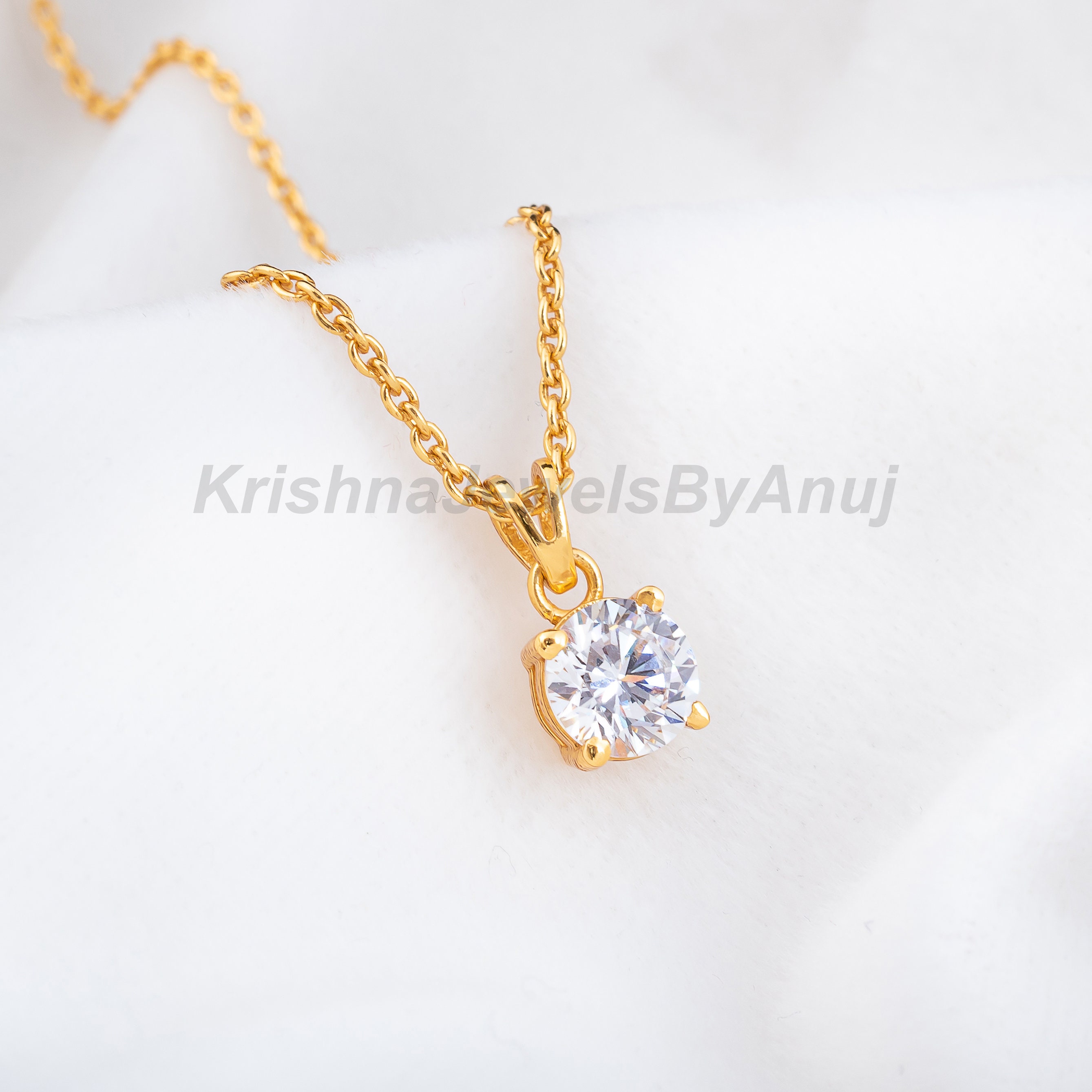 One stone on sale diamond necklace
