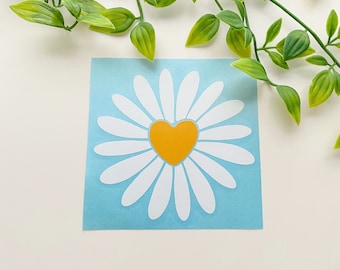 Daisy Sticker, Daisy Heart Vinyl Decal, Water Resistant Car Decal, Daisy Lover, DIY Gift, Daisy Laptop Sticker, Tumbler Sticker, Daisy Gift