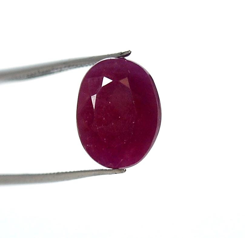 Rubis Naturel Ovale 2,00 Carats - Rouge Orangé - Traité Au Béryllium - Tanzanie - 8x6,7mm