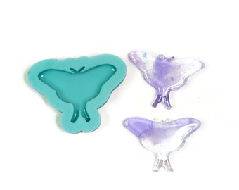 Molde de resina de polilla lunar brillante con acabado abovedado. Molde de silicona único para resina con insectos y bichos de Resin Queen Shop.