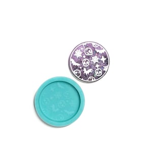 Spooky Circle Magnet Resin Mold - Make your Own Spooky Magnet with this Silicone Mold - Engraved Resin Mould - ResinQueenShop ResinQueen