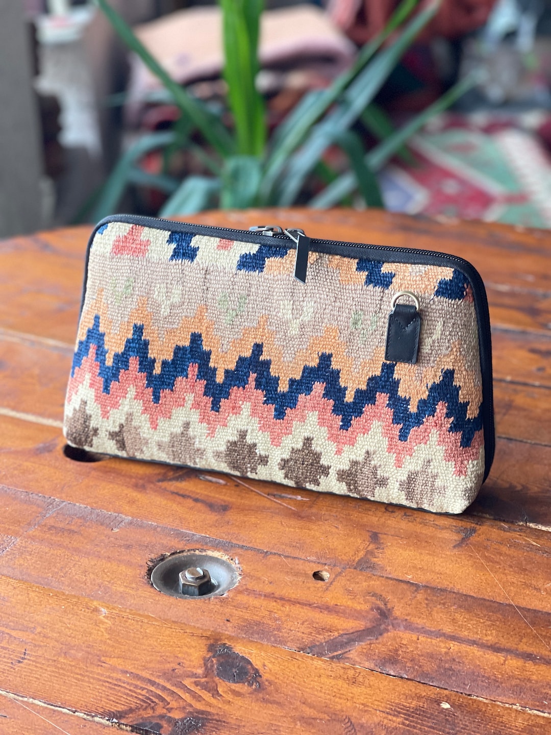 Handwoven Kilim Crossbody Bag, Bohemian Wool Leather Clutch  display picture 1