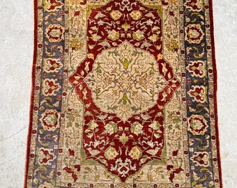 Vintage Hereke Silk Rug – Handmade Turkish Carpet, Floral Bird Design (90x64 cm)