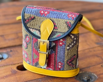 Kilim bag, kilim crossbody bag, Kilim Pochette, Vintage Kilim and Genuine Leather, Boho bag, Gift for her