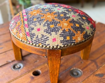 Handmade Turkish Kilim Ottoman – Boho Footstool Pouf, 39x28cm