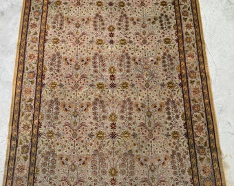 Vintage Hereke Silk Rug – 80 Year Old, Metallic Floral Carpet (172 x 115 cm)