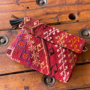 Pochette Kilim, sac Kilim, sac à bandoulière Kilim, sac en cuir Kilim, sac bohème, cadeau pour elle, sac tissé à la main, sac ethnique, cadeau de Noël