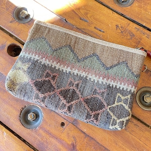 Pochette Kilim recto-verso, sac Kilim, sac à bandoulière Kilim, sac en cuir Kilim, sac bohème, sac tissé à la main, sac ethnique, cadeau de Noël