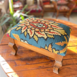 kilim Ottoman stool, Kilim foot rest, Beech wood stool, Vintage furniture, Ottoman chair, Kilim rectangle stool, kilim ottoman, Home decor