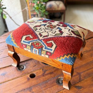 Handgjord turkisk matta Ottomanbänk – Rektangulär mattstoppad pall – Vintage Boho Puff – 33x41x32cm