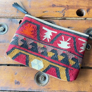 Pochette Kilim, sac Kilim, sac à bandoulière Kilim, sac en cuir Kilim, sac bohème, cadeau pour elle, sac tissé à la main, sac ethnique, cadeau de Noël