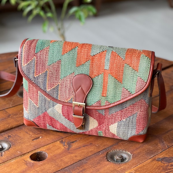 Kilim bag / messenger bag / cross body bag /Vintage Kilim and Genuine Leather