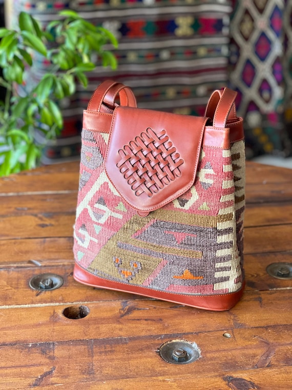 VINTAGE KILIM BAG - Large Hippie Bag - Festival Duffle Bucket Bag - Aztec  Bag - Vintage Leather Shoulder bag - Unique Carpet bag - Navajo