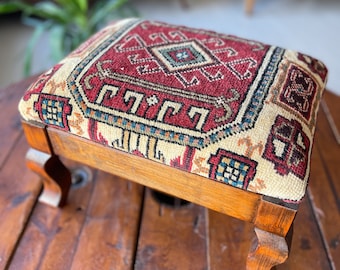Vintage Teppich Ottomane Hocker, Vintage Teppich Fußhocker, Buchenholz Hocker, Vintage Möbel, Vintage Teppich, Ottomane Hocker, Wohndeko