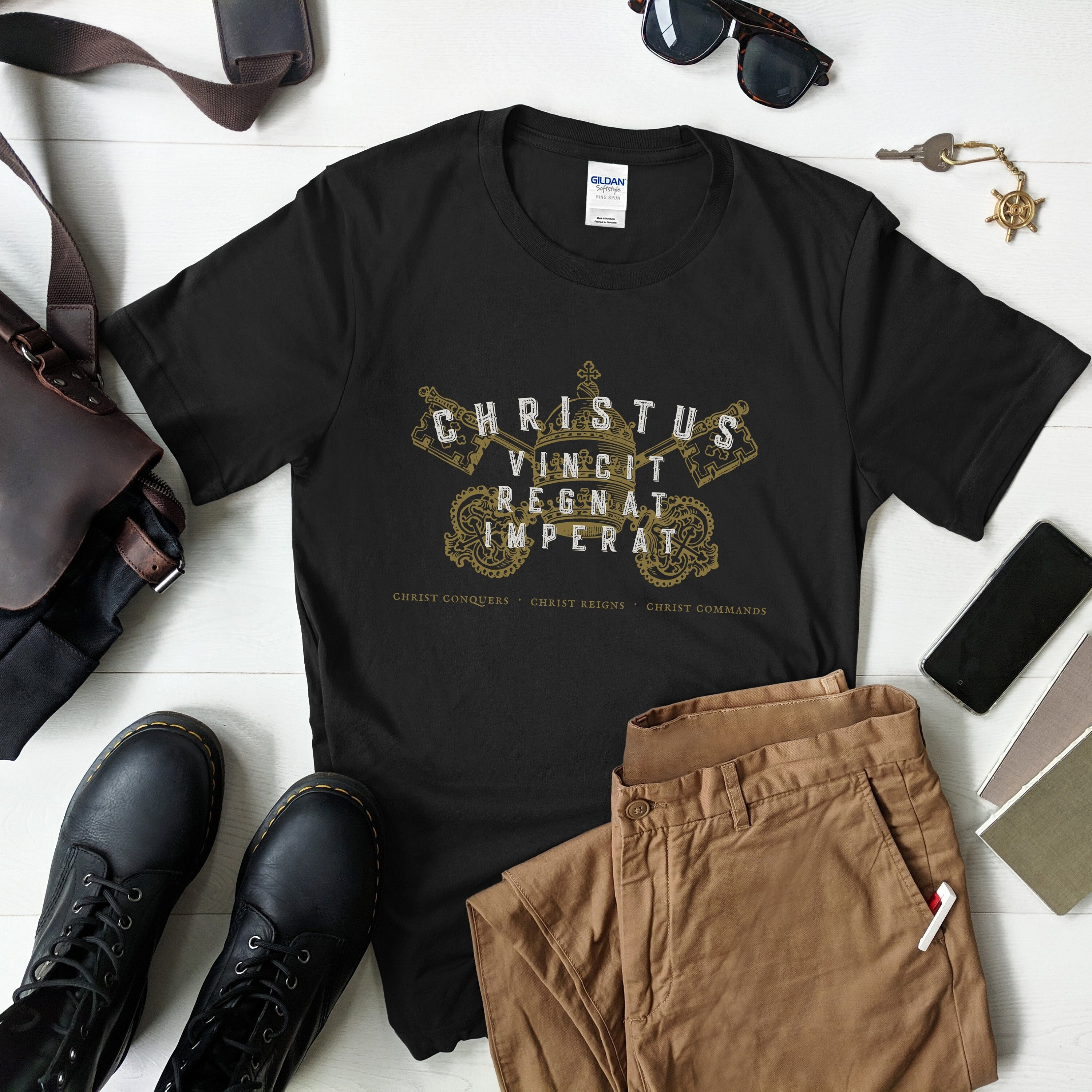 Christus Vincit Catholic Men's T-Shirt - Christ Conquers Christ Reigns Christ Commands - Traditional Catholic Men Gifts - TLM Latin Mass Tee