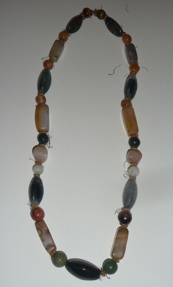 Collier Ancien Perles Pierres Dures Multicolores - Occasion - Origine France