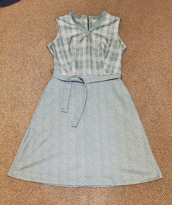 Vintage Sleeveless V-Neck Green Plaid Dress with T