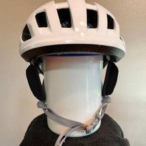 Bike Helmet Wind Deflector: Custom Fit, Noise Reduction Accessory