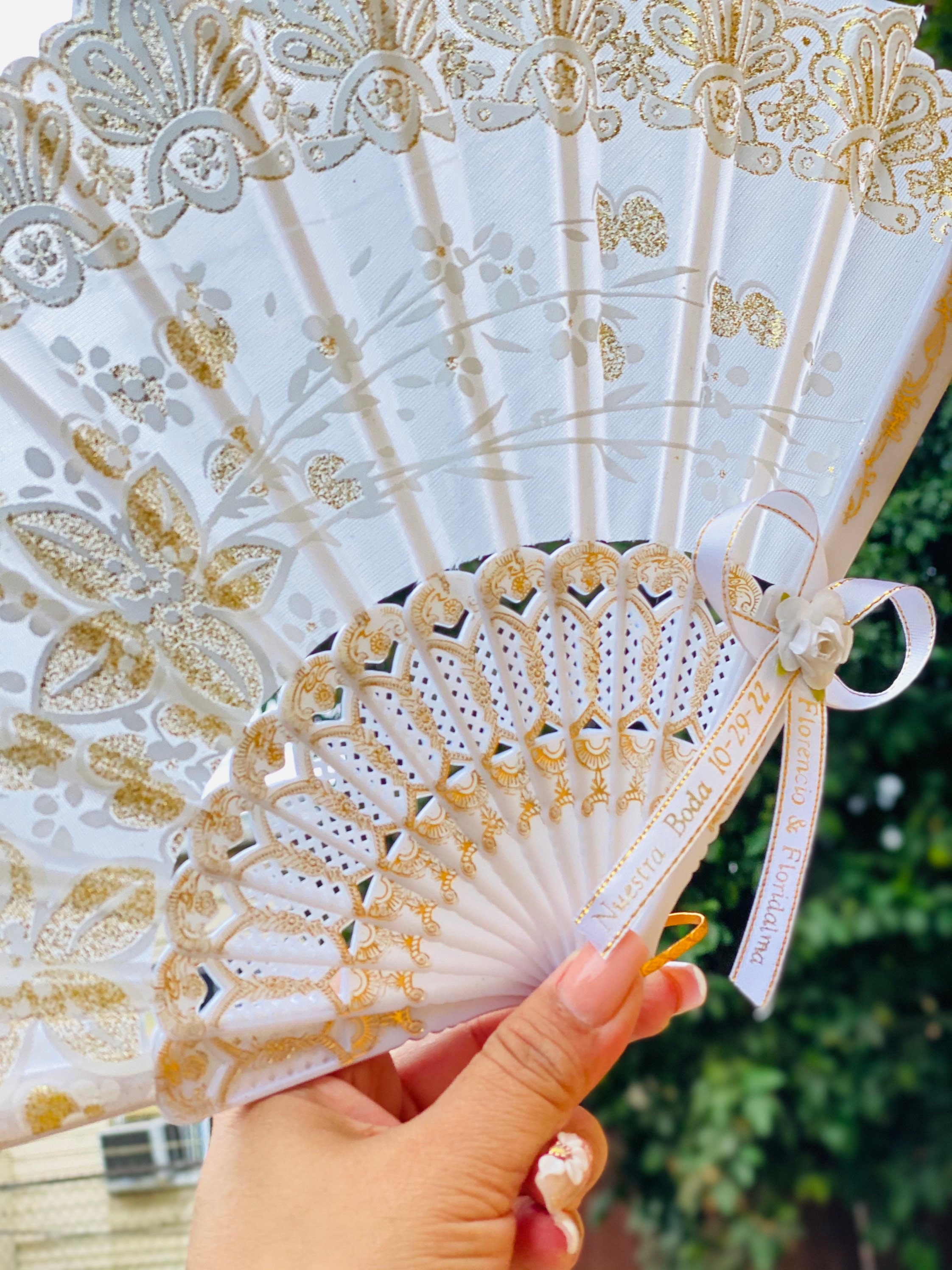 12 White & Gold Hand Fans: Personalized Quinceañera Wedding  display picture 2