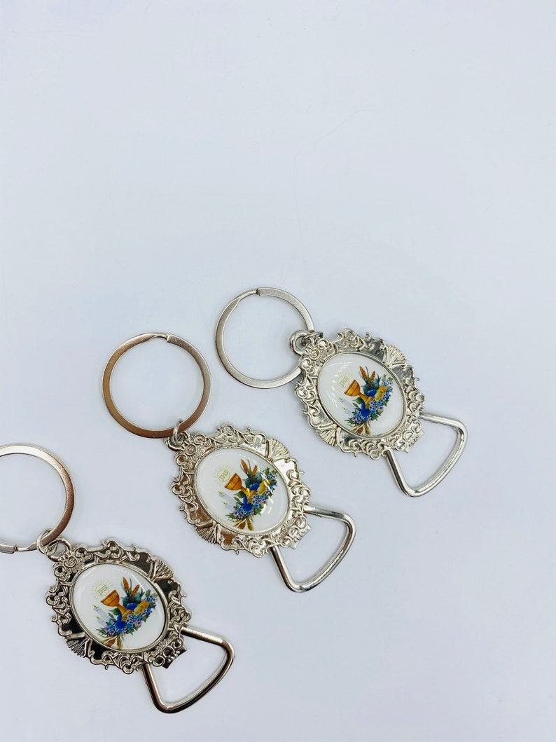 24pcs first Holy Communion party favorsrecuerdos paracomuni\u00f3n boygirl confirmation favorsrecuerdos de primera comuni\u00f3n c\u00e1liz keychain