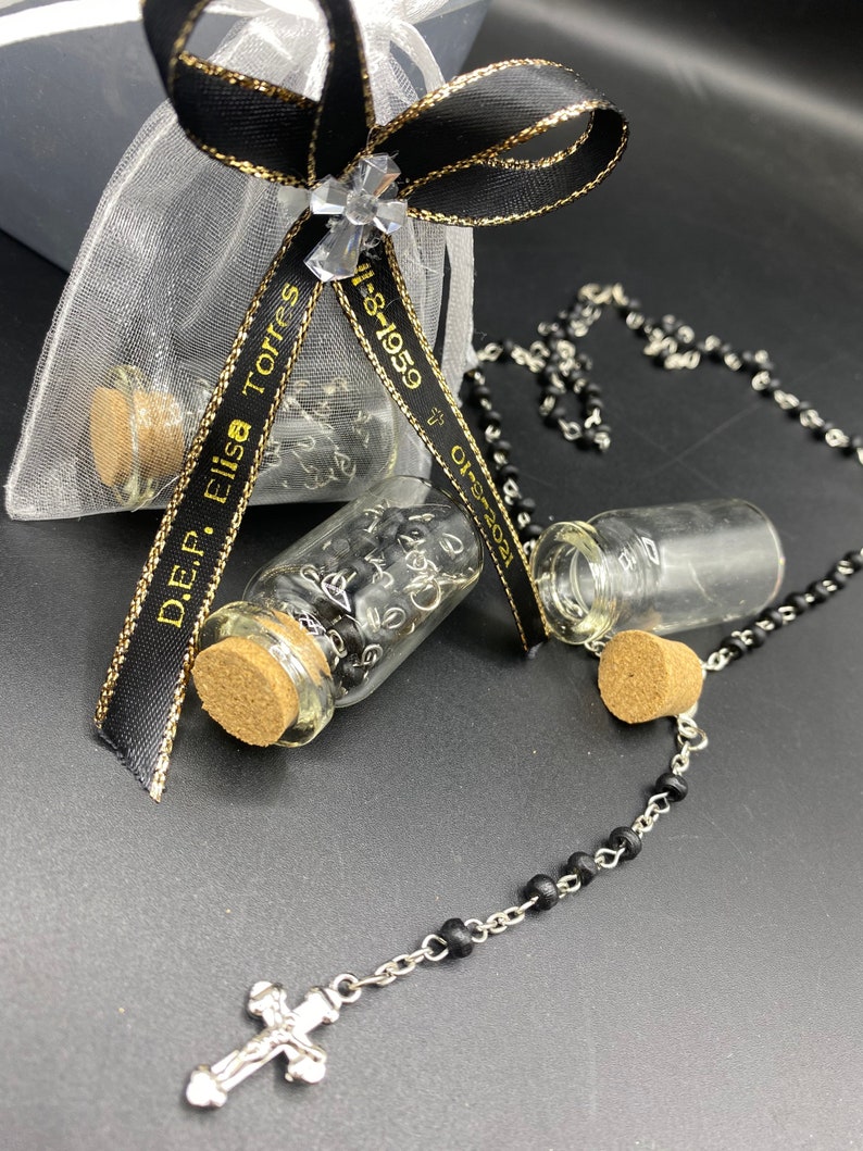 12pcs Funeral Favormemorial favor giftcelebration of life R.I.P personalized ribbons glass bottle /& Rosary D.E.P Listones grabados