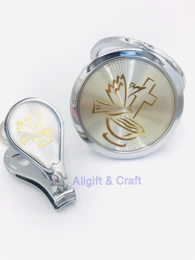 24pcs Baptism Party FavorsRecuerdos Para Bautizo 12 keychain 12 mirrors first communion boygirl holy dove baptism Favors first communion
