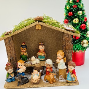 Resin Nativity Scene Set: 12 Piece Nativity Creche with Wood Manger