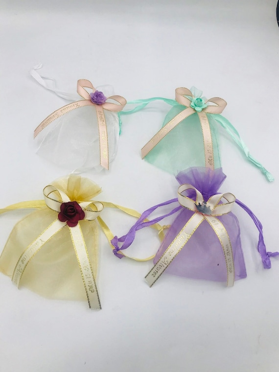12 QUINCEANERA PARTY FAVORS RECUERDOS DE QUINCEANERA Keychain Decorated Bag