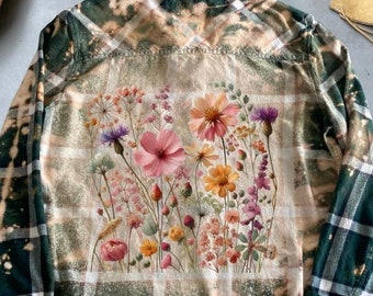 Floral Graphic Flannel Shirt, Retro Floral Shirt, Graphic Bleach Flannel, Vintage Style Shirt, Artistic Print, Boho Chic Upcycled Flannel