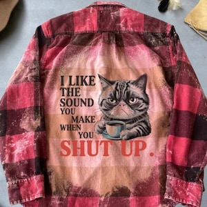 Camisa de franela con gráfico de gato gruñón Camisa de franela reciclada con arte divertido de gatos Camisa para amantes del café Camisa de gato sarcástico Camisa de gato con actitud