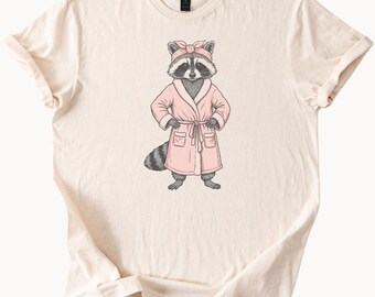 Spa Waschbär T-Shirt Niedliches Tier in der Robe Grafik-T-Stück Lustige wild lebende Tiere Hemd Einzigartiges Geschenk für sie Entspannendes Tierliebhaber-Oberteil