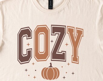 Gezellig seizoens-T-shirt herfst pompoen grafisch T-shirt herfst esthetisch comfort kleuren zacht neutraal bruin oranje belettering schattig gezellig shirt
