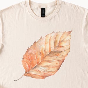 Fall Leaf Watercolor Graphic Tee Autumn Nature Shirt Realistic Botanical Leaf Art T Shirt Earthy Fall Fashion Gift for Nature Lovers