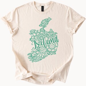 Irland Karte Mandala Grafik T-Shirt Irland Entwurf Kunst T-Shirt Irisch Geschenk Shirt Hand gezeichnetes Blumen Irland Design Shirt Reise-Andenken-Spitze