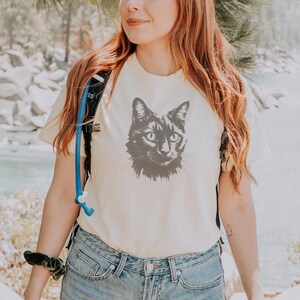 Camiseta unisex con estampado de gato negro, colores cómodos imagen 7