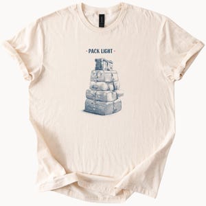 Pack Light Koffer Stack T-shirt met grafische print voor reizen en avontuur