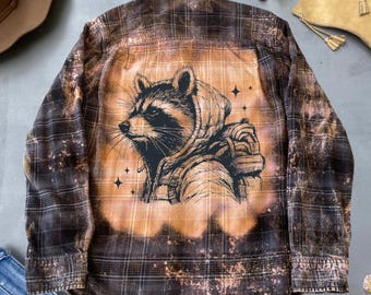 Waschbär Hoodie Grafik gebleichtes Flanellhemd einzigartiges ästhetisches Land Flanell handgemachtes Flanellhemd künstlerisches grafisches Flanellhemd