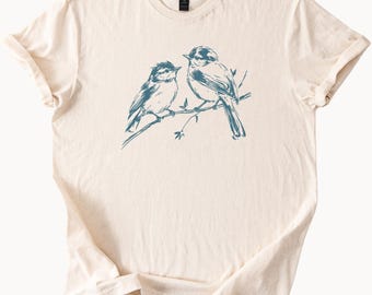 Camiseta con estampado de dos pájaros y una rama, ideal para amantes de la naturaleza, regalo perfecto para observadores de aves. Camiseta informal.
