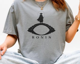 Ronin Standing on Stone Arch Bridge at Full Moon Tee