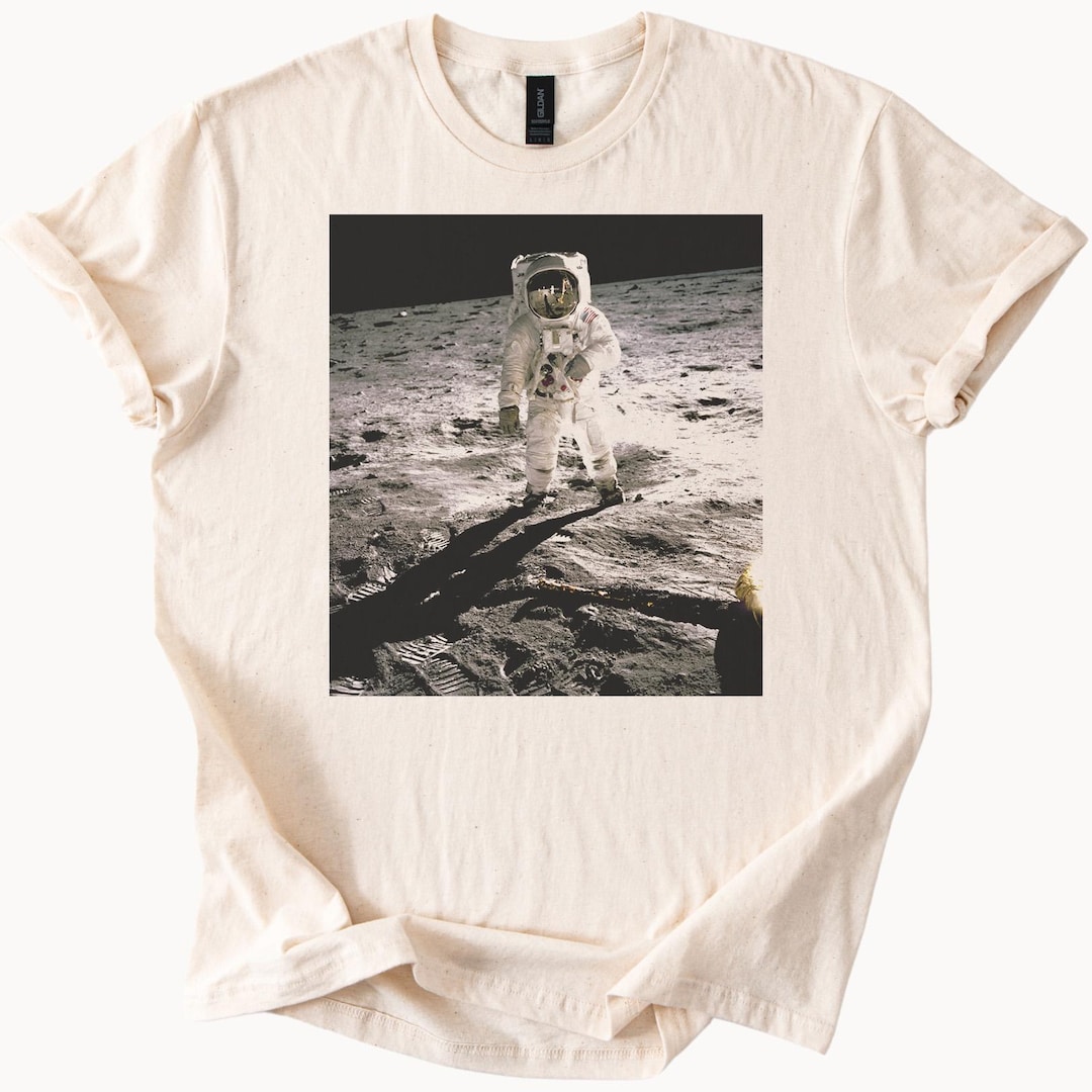Astronaut on Moon Apollo Space Mission White T Shirt Mens Womens ...
