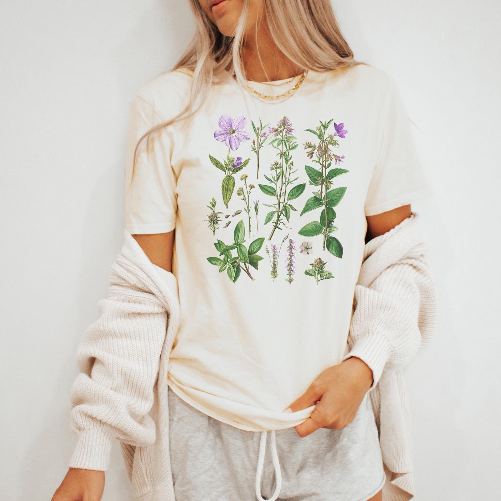 カナダ購入 楽園のフローラルガーデン 華やか刺繍柄オーガニックコットンTシャツ ボタニカルフラワーTシャツ、ハーブガーデンTシャツ、花柄イラスト