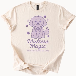 Maltese magische grafische T-shirt Leuke cartoon hond witte wolk van vreugde puppy boog bloemenkunst zacht katoenen T-shirt cadeau voor hondenliefhebbers