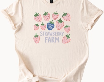 ストロベリーファームグラフィックTシャツ。「Pick Me Im Fresh」キュートなストロベリーシャツ。フルーツ好きへのギフト。ファームハウス風の美しいソフトコットンTシャツ。