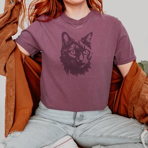 Camiseta unisex con estampado de gato negro, colores cómodos Berry