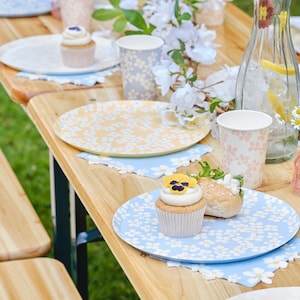 Simpatici piatti di carta floreale di Pasqua con margherite ditsy, festa in giardino primaverile pastello, Pasqua floreale, piatti pasquali, decorazioni di carta, decorazioni per la tavola di Pasqua