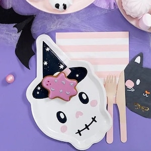 Cute Halloween Skull Paper Plates, Skull Shaped Plates, Halloween Paper Plates, Halloween Party, Halloween Tableware, Skeleton Decorations