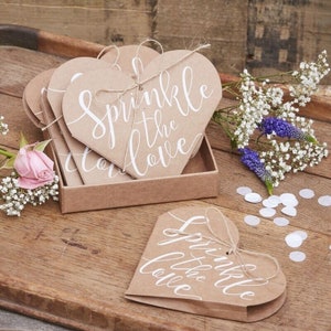 Coni nuziali a forma di cuore, 'Sprinkle the Love', Coni di coriandoli Kraft, Coni di petali di nozze, Coni di coriandoli Kraft, Coriandoli per ospiti di nozze